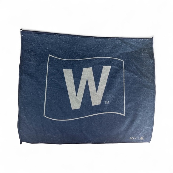2025 Chicago Cubs Rally Towel NLDS GAME 3 Playoffs Giveaway 10/8/25 SGA New - Picture 1 of 3